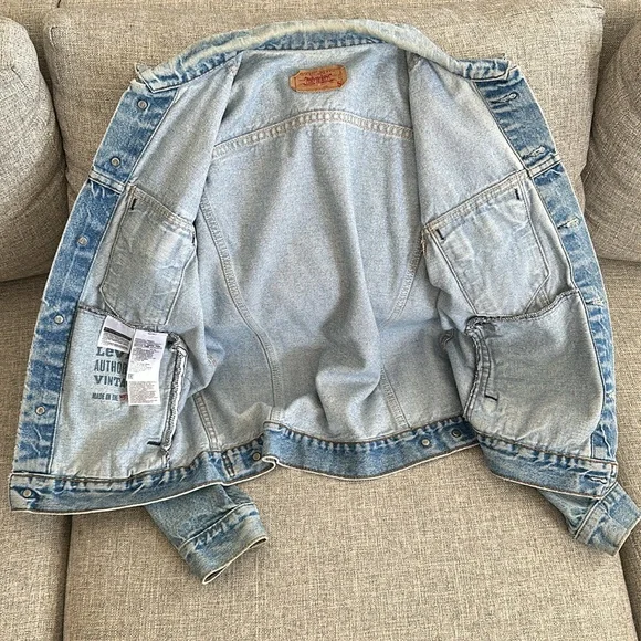 Levi’s 70s Denim Trucker Jacket - Men’s Small - Picture 3 of 5